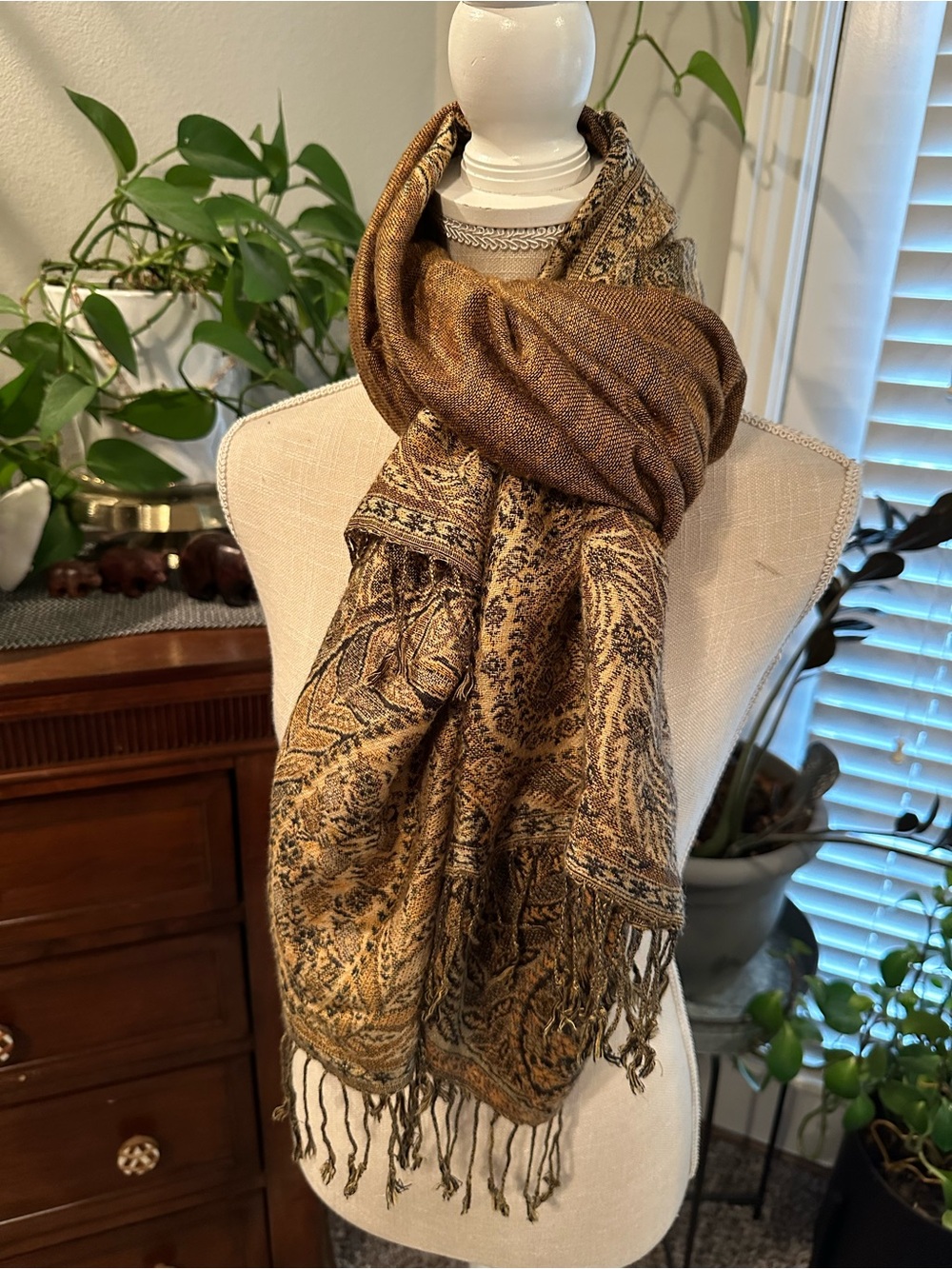 Elegant Super soft Gold-Brown Paisley Pashmina and silk scarf